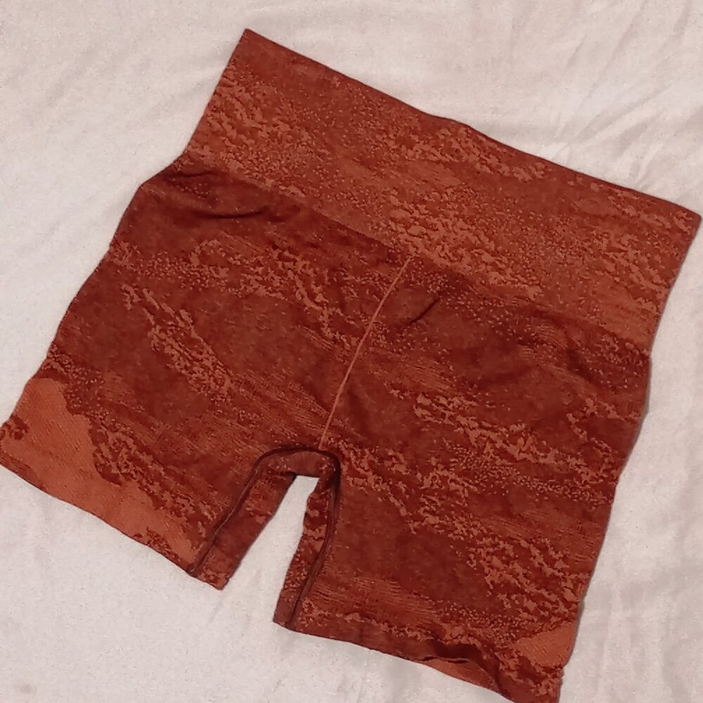 Gymshark Two-Piece Workout Set - Picture 9 of 13
